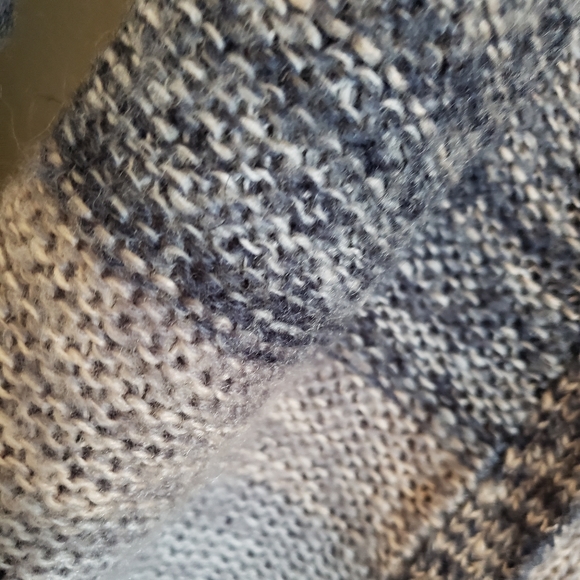 Duster - Picture 2 of 2